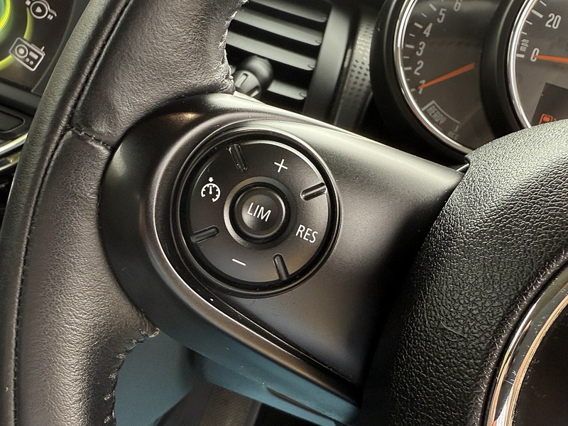 MINI 1.5 Cooper Hatchback 3dr Petrol Auto Euro 6 (s/s) (136 ps)