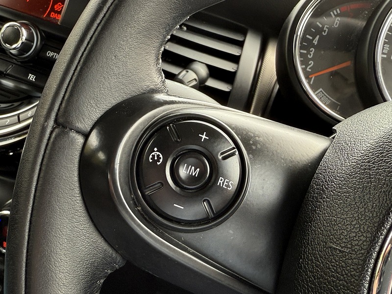 MINI 1.5 Cooper Hatchback 5dr Petrol Manual Euro 6 (s/s) (136 ps)