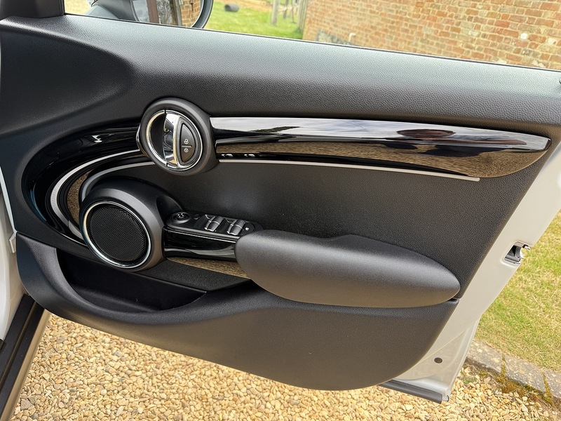 MINI 1.5 Cooper Hatchback 5dr Petrol Manual Euro 6 (s/s) (136 ps)