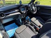 2018 (18) Mini Convertible Cooper Sport