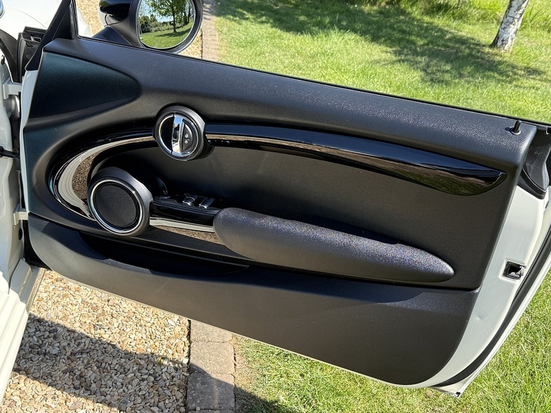 MINI 1.5 Cooper Convertible 2dr Petrol Manual Euro 6 (s/s) (136 ps)