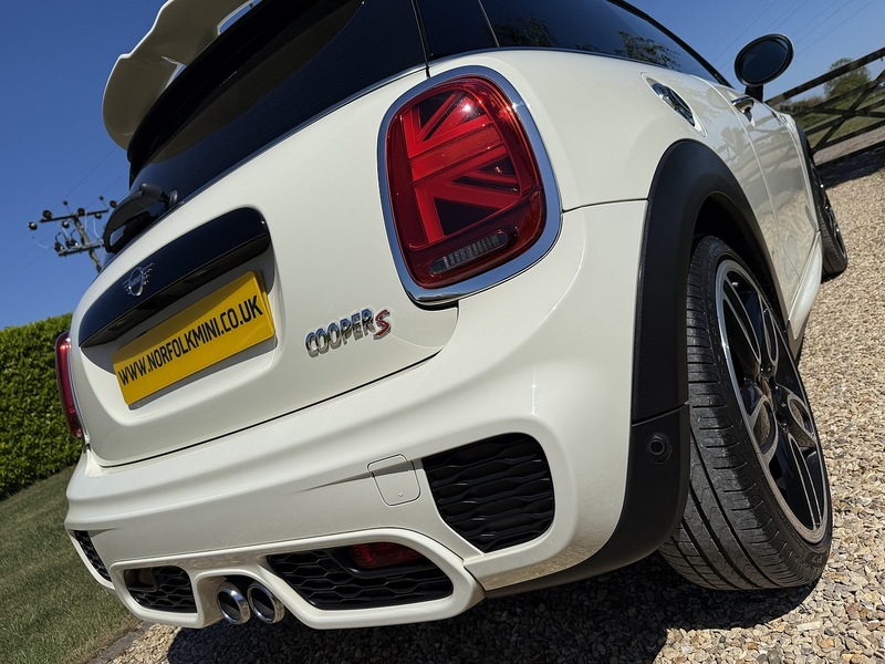 MINI 2.0 Cooper S Hatchback 3dr Petrol Steptronic Euro 6 (s/s) (192 ps)