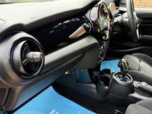 MINI Hatch Cooper Sport - U2158