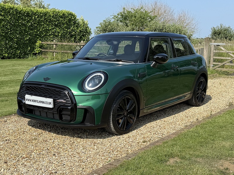 MINI 1.5 Cooper Sport Hatchback 5dr Petrol Steptronic Euro 6 (s/s) (136 ps)