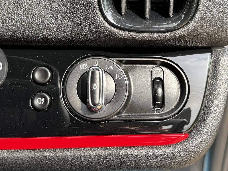 MINI 2.0 John Cooper Works SUV 5dr Petrol Auto ALL4 Euro 6 (s/s) (306 ps)