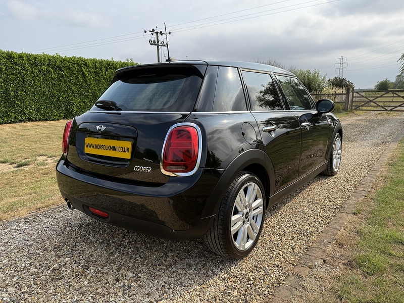 MINI 1.5 Cooper Hatchback 5dr Petrol Steptronic Euro 6 (s/s) (136 ps)