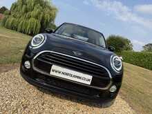 2019 (19) Mini Cooper 5 Door Auto