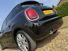 2019 (19) Mini Cooper 5 Door Auto