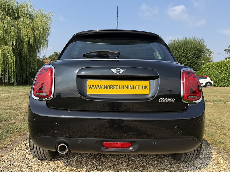 MINI 1.5 Cooper Hatchback 5dr Petrol Steptronic Euro 6 (s/s) (136 ps)