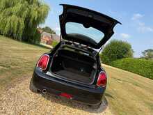 2019 (19) Mini Cooper 5 Door Auto