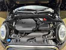 2019 (19) Mini Cooper 5 Door Auto