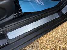 2019 (19) Mini Cooper 5 Door Auto