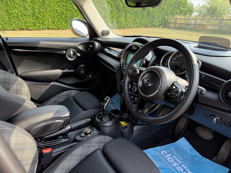 MINI 1.5 Cooper Hatchback 5dr Petrol Steptronic Euro 6 (s/s) (136 ps)