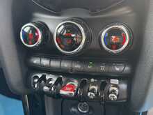 2019 (19) Mini Cooper 5 Door Auto