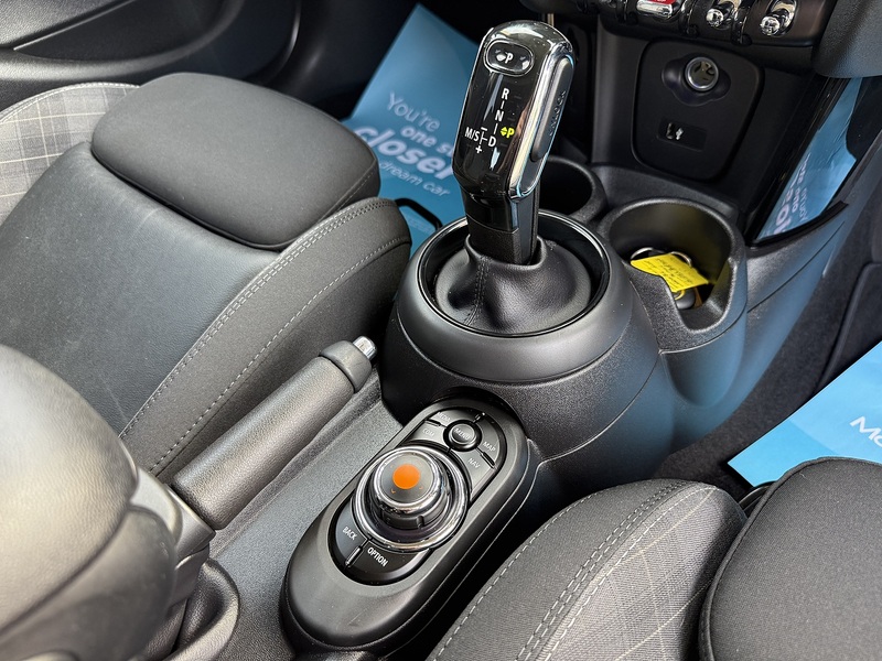 MINI 1.5 Cooper Hatchback 5dr Petrol Steptronic Euro 6 (s/s) (136 ps)