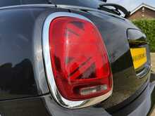 2019 (19) Mini Cooper 5 Door Auto