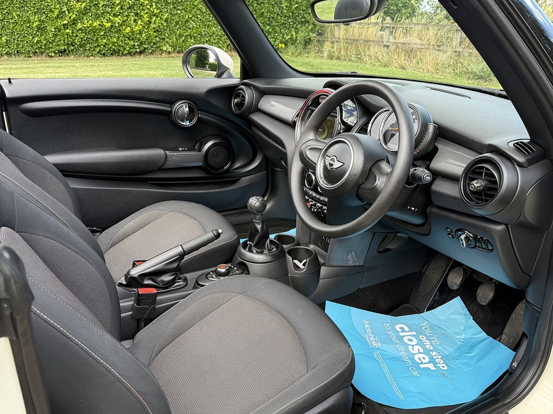 MINI 1.5 Cooper Convertible 2dr Petrol Manual Euro 6 (s/s) (136 ps)
