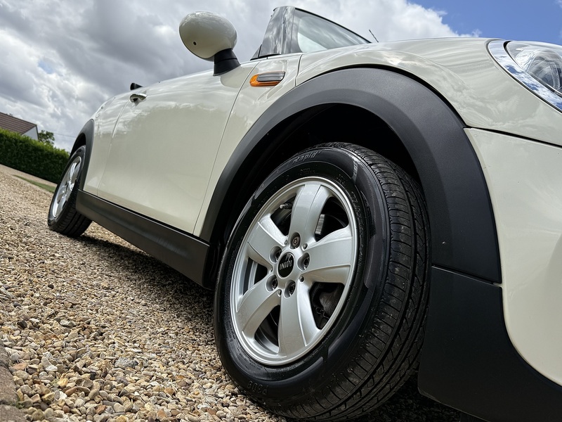 MINI 1.5 Cooper Convertible 2dr Petrol Manual Euro 6 (s/s) (136 ps)