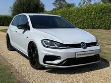 Volkswagen Golf TSI R - U2204