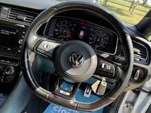 Volkswagen Golf TSI R - U2204