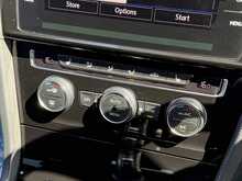Volkswagen Golf TSI R - U2204