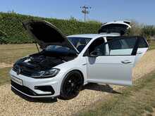Volkswagen Golf TSI R - U2204