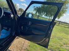 2018 (18) Mini Cooper S 5 Door Auto