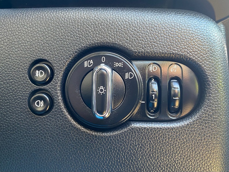 MINI 1.5 Cooper Classic Hatchback 5dr Petrol Steptronic Euro 6 (s/s) (136 ps)