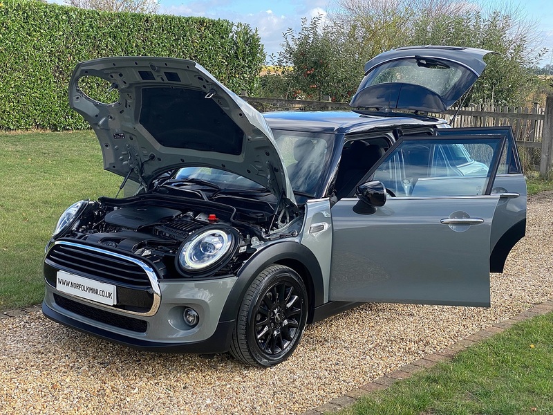 MINI 1.5 Cooper Classic Hatchback 5dr Petrol Steptronic Euro 6 (s/s) (136 ps)