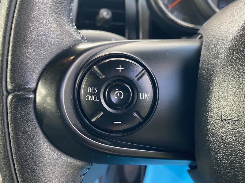 MINI 1.5 Cooper Classic Hatchback 5dr Petrol Steptronic Euro 6 (s/s) (136 ps)