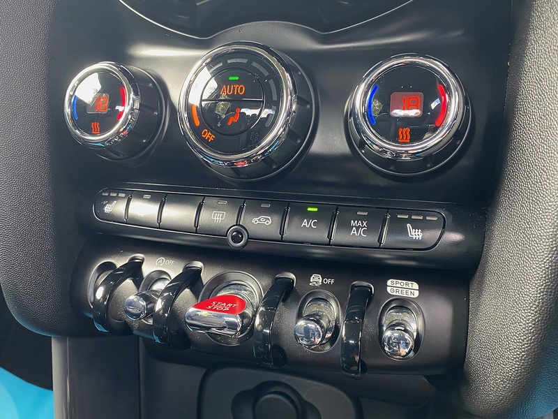 MINI 1.5 Cooper Classic Hatchback 5dr Petrol Steptronic Euro 6 (s/s) (136 ps)