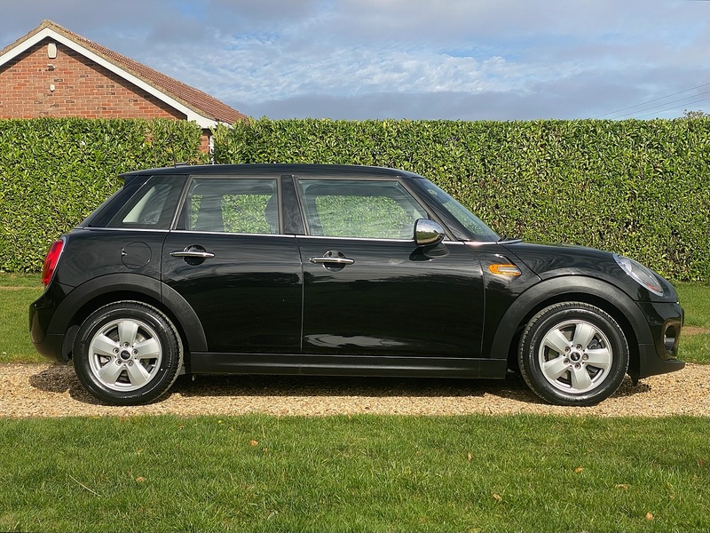 MINI 1.2 One Hatchback 5dr Petrol Auto Euro 6 (s/s) (102 ps)