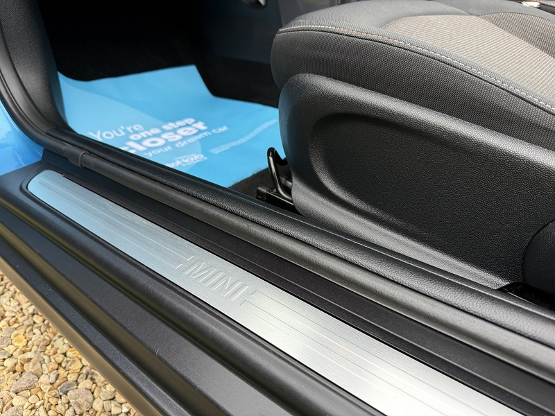 MINI 1.5 Cooper Convertible 2dr Petrol Manual Euro 6 (s/s) (136 ps)