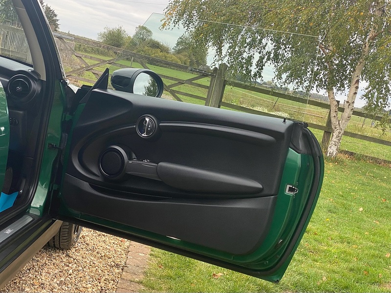 MINI 1.5 Cooper Classic Hatchback 3dr Petrol Manual Euro 6 (s/s) (136 ps)