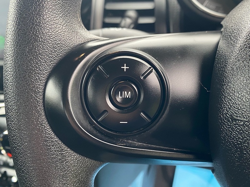 MINI 1.5 Cooper Classic Hatchback 3dr Petrol Manual Euro 6 (s/s) (136 ps)