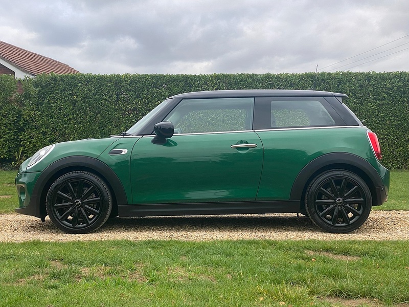 MINI 1.5 Cooper Classic Hatchback 3dr Petrol Manual Euro 6 (s/s) (136 ps)