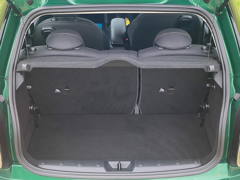 MINI 1.5 Cooper Classic Hatchback 3dr Petrol Manual Euro 6 (s/s) (136 ps)