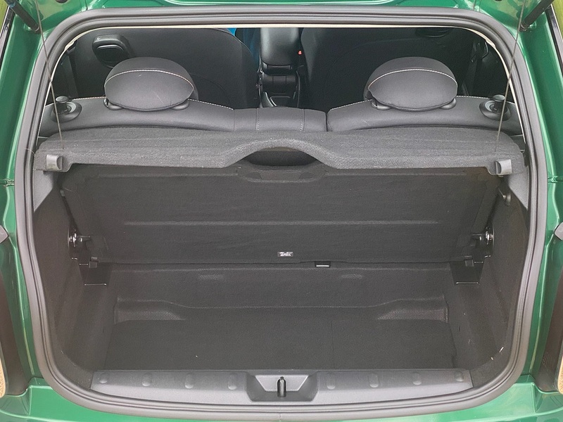 MINI 1.5 Cooper Classic Hatchback 3dr Petrol Manual Euro 6 (s/s) (136 ps)