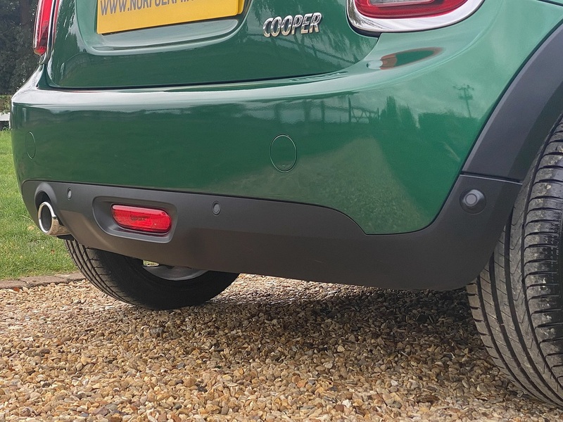 MINI 1.5 Cooper Classic Hatchback 3dr Petrol Manual Euro 6 (s/s) (136 ps)