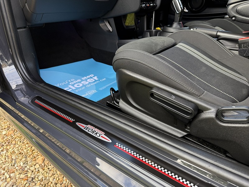 MINI 2.0 Cooper S Sport Hatchback 3dr Petrol Steptronic Euro 6 (s/s) (192 ps)