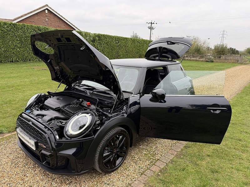 MINI 1.5 Cooper Sport Hatchback 3dr Petrol Steptronic Euro 6 (s/s) (136 ps)