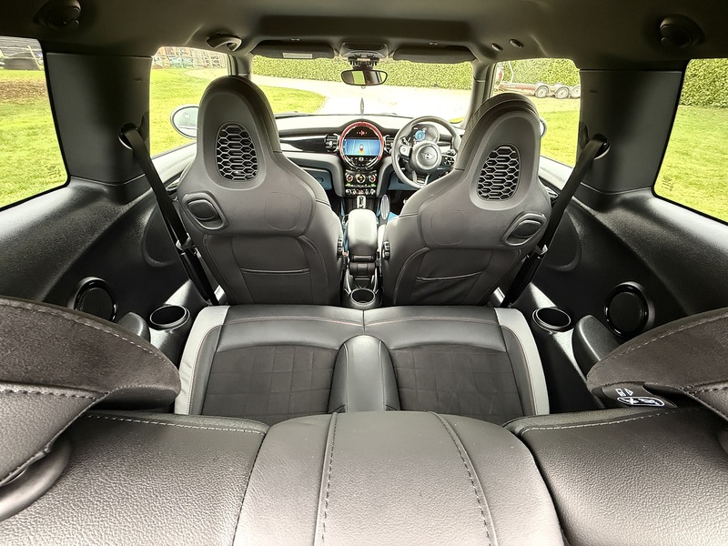 MINI 1.5 Cooper Sport Hatchback 3dr Petrol Steptronic Euro 6 (s/s) (136 ps)