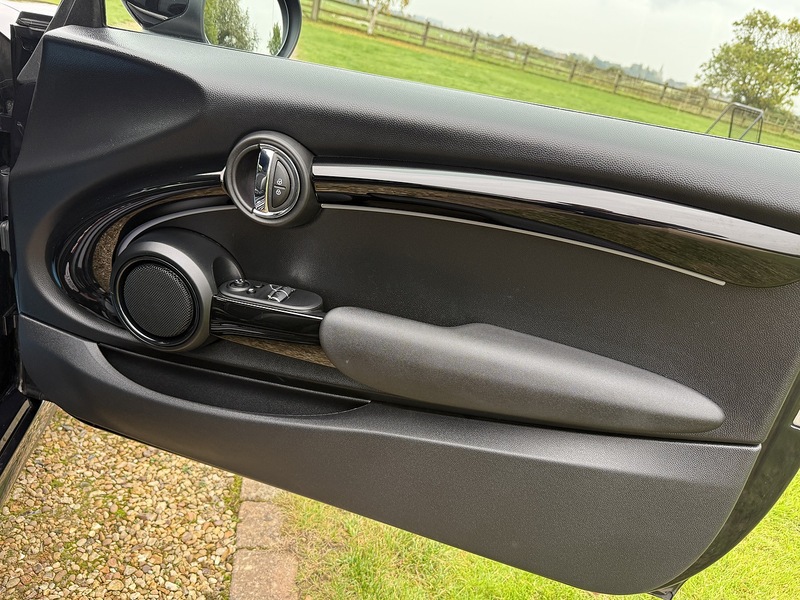 MINI 1.5 Cooper Sport Hatchback 3dr Petrol Steptronic Euro 6 (s/s) (136 ps)