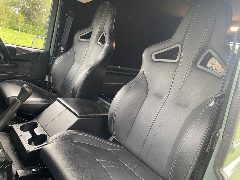 Land Rover 2.4 TDCi Hard Top SUV 3dr Diesel Manual 4WD SWB Euro 4 (122 bhp)