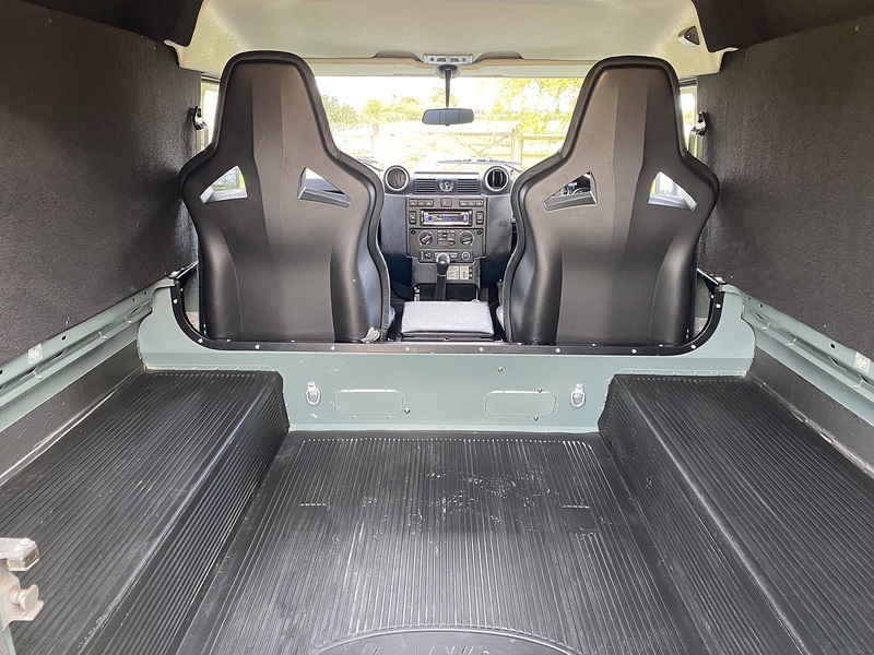 Land Rover 2.4 TDCi Hard Top SUV 3dr Diesel Manual 4WD SWB Euro 4 (122 bhp)