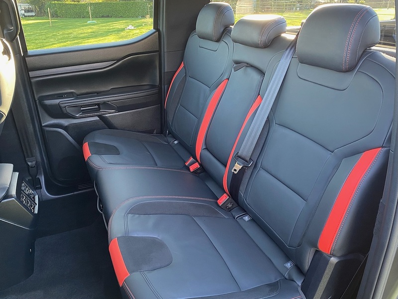 Ford 2.0 EcoBlue Raptor Pickup Double Cab 4dr Diesel Auto 4WD Euro 6 (s/s) (210 ps)