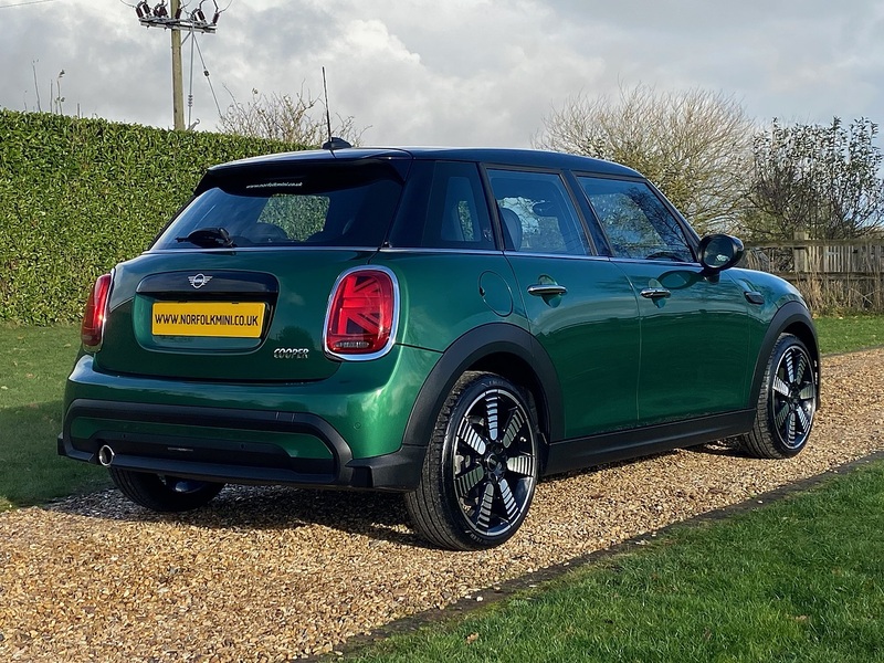 MINI 1.5 Cooper Exclusive Hatchback 5dr Petrol Steptronic Euro 6 (s/s) (136 ps)