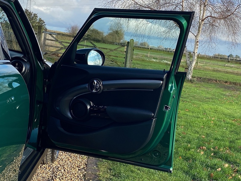 MINI 1.5 Cooper Exclusive Hatchback 5dr Petrol Steptronic Euro 6 (s/s) (136 ps)