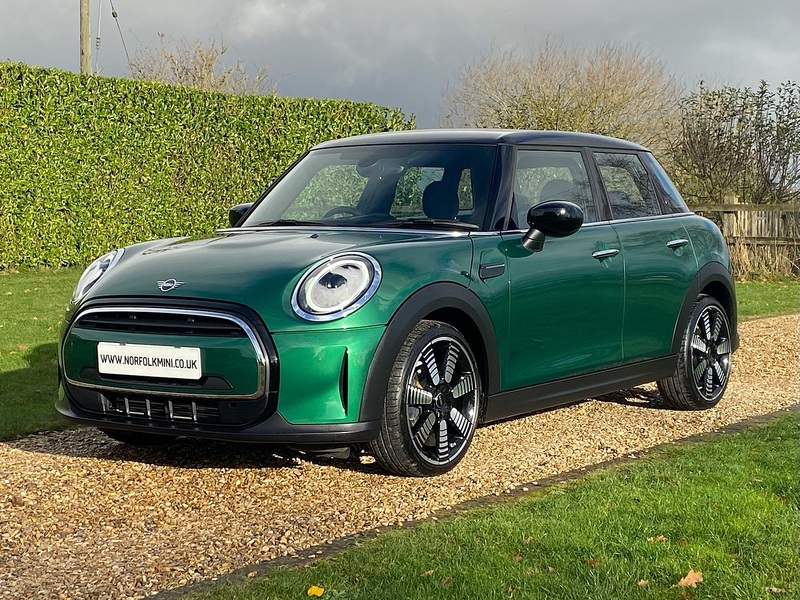 MINI 1.5 Cooper Exclusive Hatchback 5dr Petrol Steptronic Euro 6 (s/s) (136 ps)