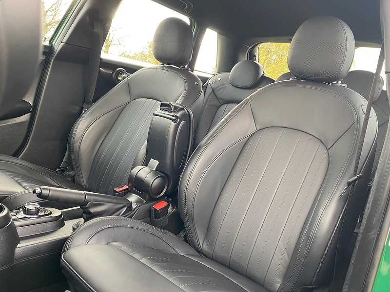 MINI 1.5 Cooper Exclusive Hatchback 5dr Petrol Steptronic Euro 6 (s/s) (136 ps)